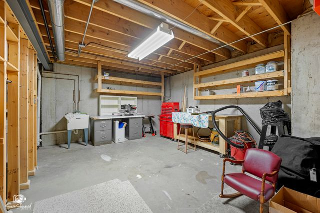 735 Meadow Wood Drive, Joliet, IL 60431