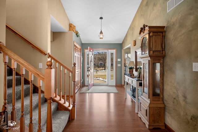 735 Meadow Wood Drive, Joliet, IL 60431