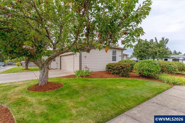 645 N 12th Av, Stayton, OR 97383