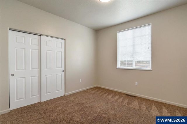 645 N 12th Av, Stayton, OR 97383