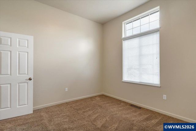 645 N 12th Av, Stayton, OR 97383