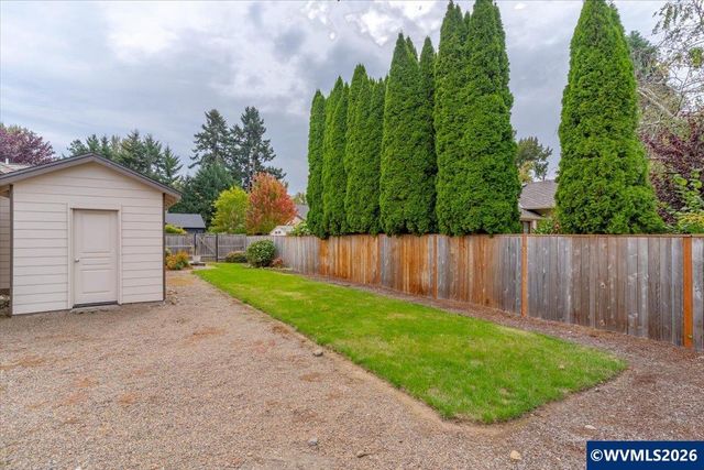 645 N 12th Av, Stayton, OR 97383