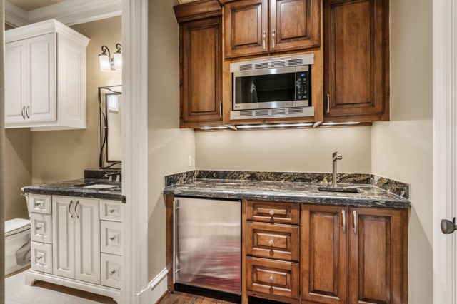 50 Patti Lynn Lane, Houston, TX 77024