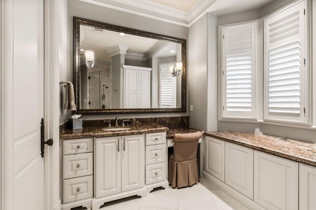 50 Patti Lynn Lane, Houston, TX 77024