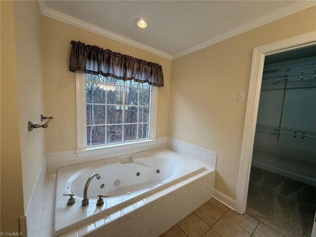 413 Susanna Drive, Kernersville, NC 27284