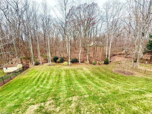 413 Susanna Drive, Kernersville, NC 27284