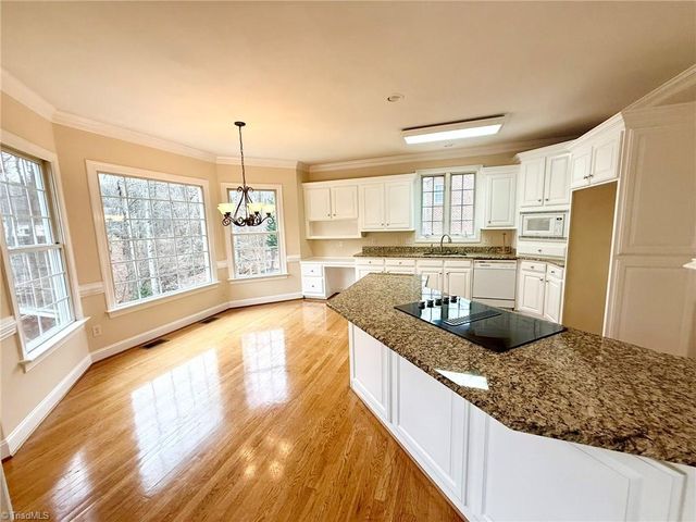 413 Susanna Drive, Kernersville, NC 27284