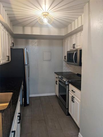 11120 Stratford Drive 212, Oklahoma City, OK 73120