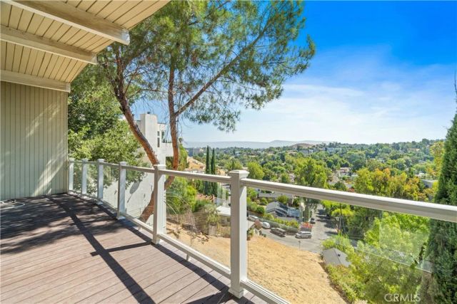 5102 Medina Road, Woodland Hills, CA 91364