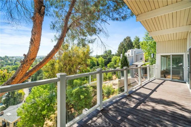 5102 Medina Road, Woodland Hills, CA 91364