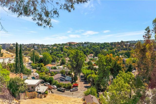 5102 Medina Road, Woodland Hills, CA 91364