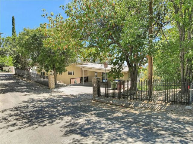 5102 Medina Road, Woodland Hills, CA 91364