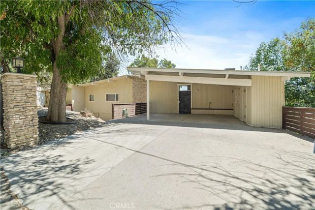 5102 Medina Road, Woodland Hills, CA 91364