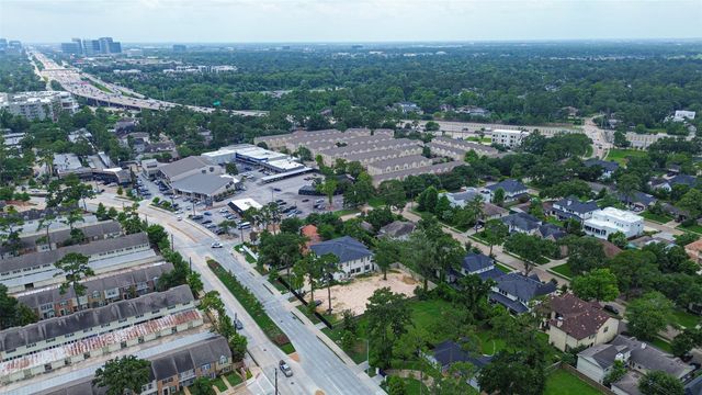 12715 Memorial Drive, Houston, TX 77024