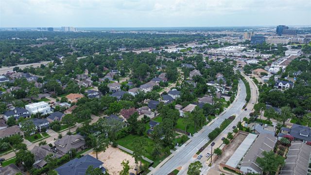 12715 Memorial Drive, Houston, TX 77024