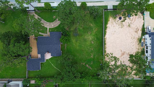 12715 Memorial Drive, Houston, TX 77024