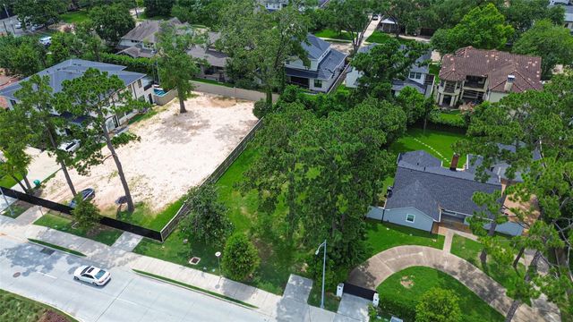 12715 Memorial Drive, Houston, TX 77024