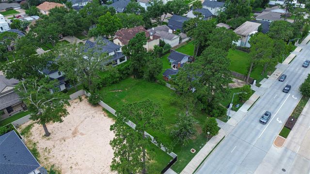 12715 Memorial Drive, Houston, TX 77024