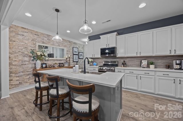 927 Canopy Falls Lane, York, SC 29745