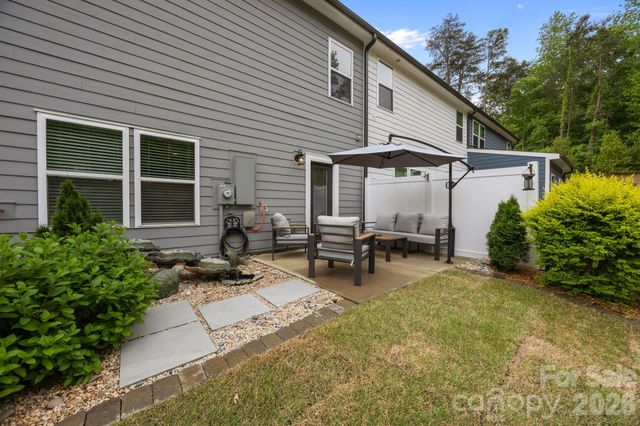 927 Canopy Falls Lane, York, SC 29745