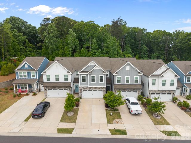 927 Canopy Falls Lane, York, SC 29745