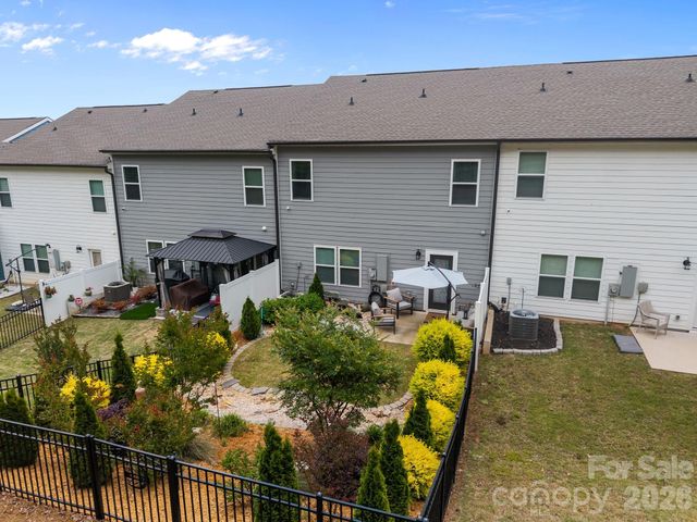 927 Canopy Falls Lane, York, SC 29745
