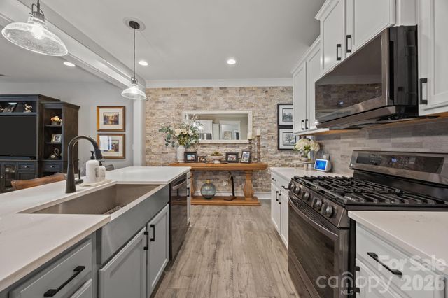927 Canopy Falls Lane, York, SC 29745