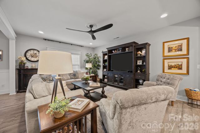 927 Canopy Falls Lane, York, SC 29745