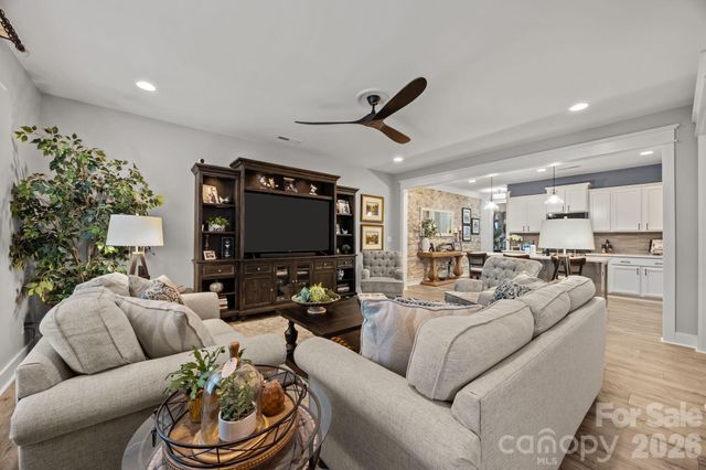 927 Canopy Falls Lane, York, SC 29745