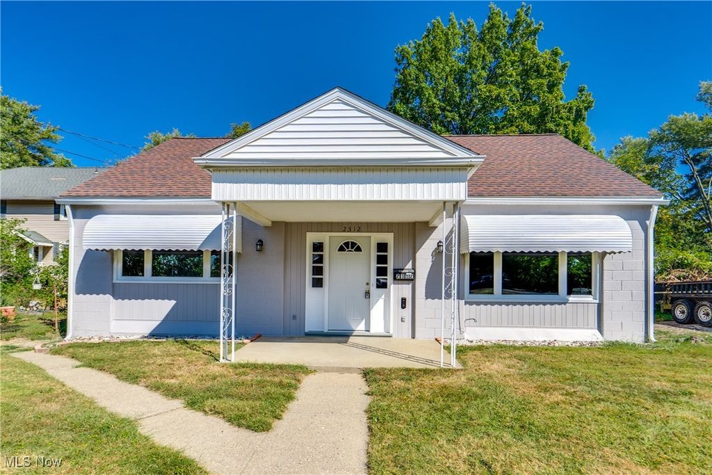 2312 Massachusetts Avenue SE, Massillon, OH 44646