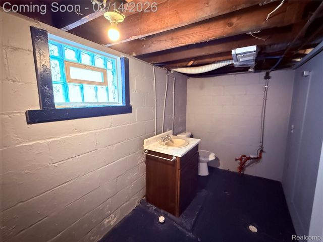 416 Burroughs Avenue, Flint, MI 48507