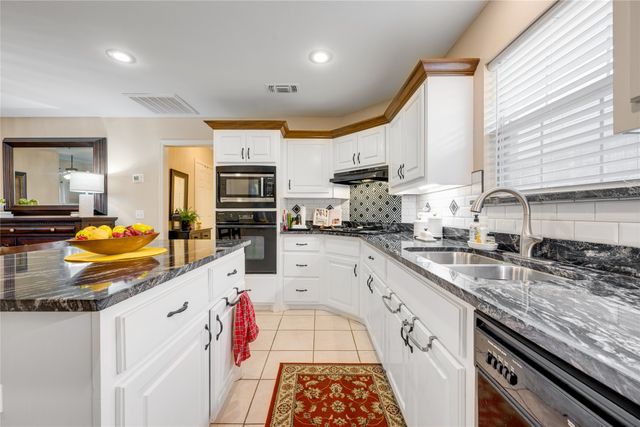 4215 Primrose Lane, Paris, TX 75462