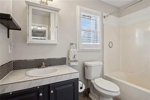 6604 Windbrook Way, Flowery Branch, GA 30542