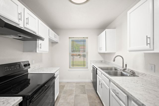 1404 Woodfern Drive, Arlington, TX 76018