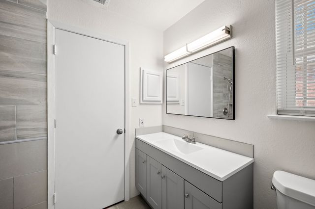 1404 Woodfern Drive, Arlington, TX 76018