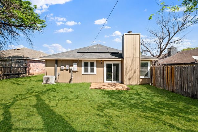 1404 Woodfern Drive, Arlington, TX 76018