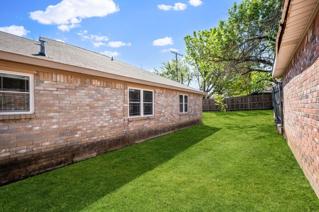 1404 Woodfern Drive, Arlington, TX 76018