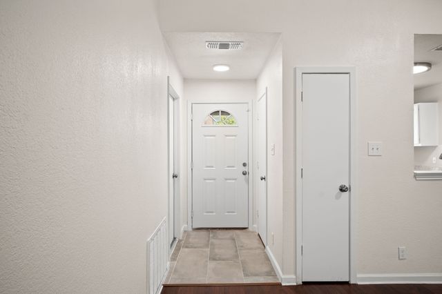 1404 Woodfern Drive, Arlington, TX 76018