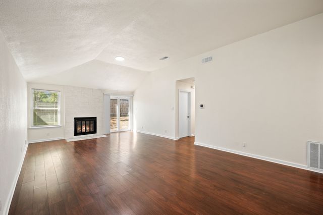 1404 Woodfern Drive, Arlington, TX 76018