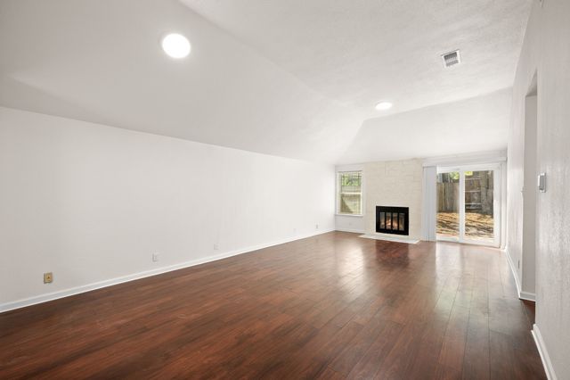 1404 Woodfern Drive, Arlington, TX 76018