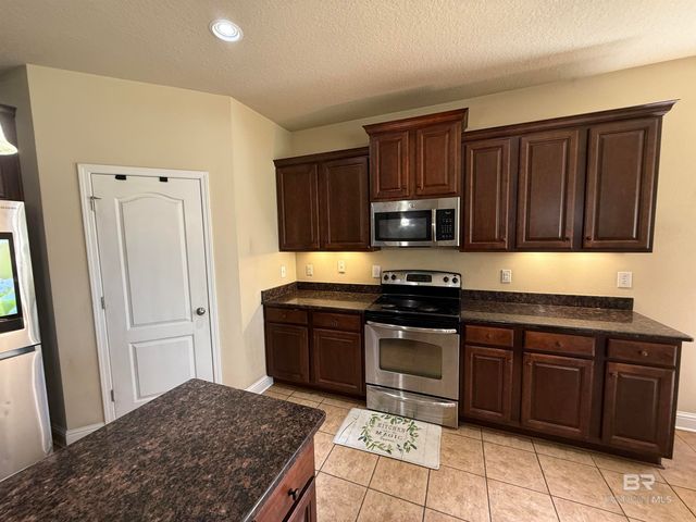 9023 Krystal Ridge Court, Daphne, AL 36526