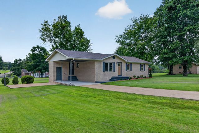 21 Robertson St, Mc Ewen, TN 37101