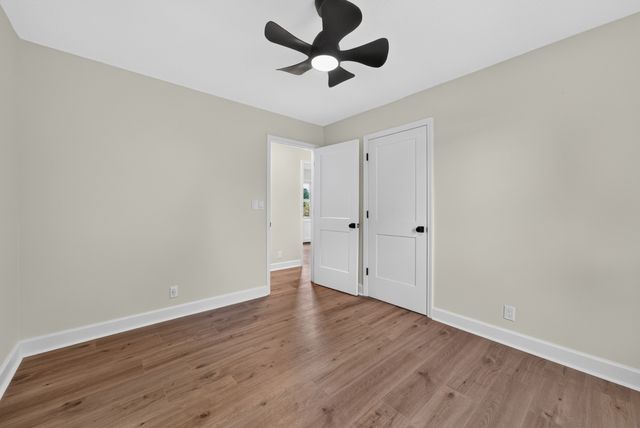 21 Robertson St, Mc Ewen, TN 37101