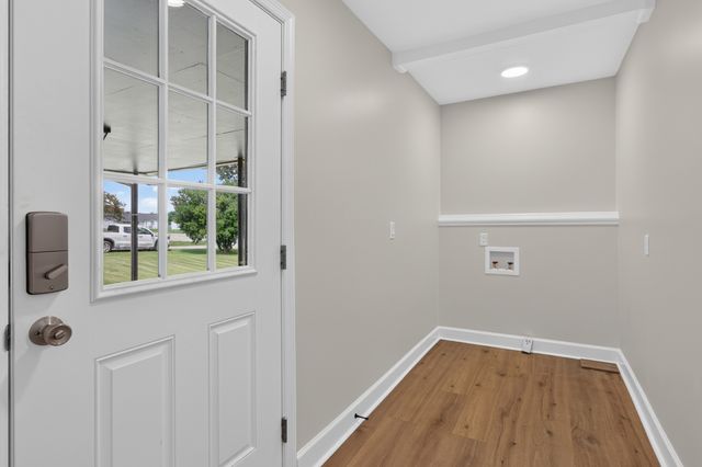 21 Robertson St, Mc Ewen, TN 37101
