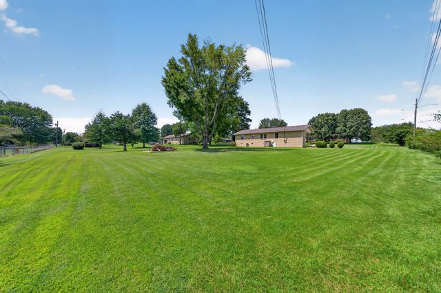 21 Robertson St, Mc Ewen, TN 37101