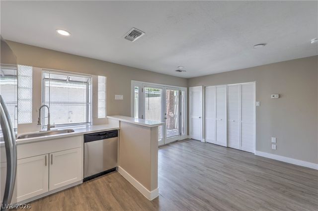 343 Greenbriar Townhouse Way 343, Las Vegas, NV 89121