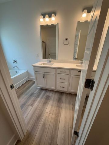 210 Lyla Lane, Crestview, FL 32539