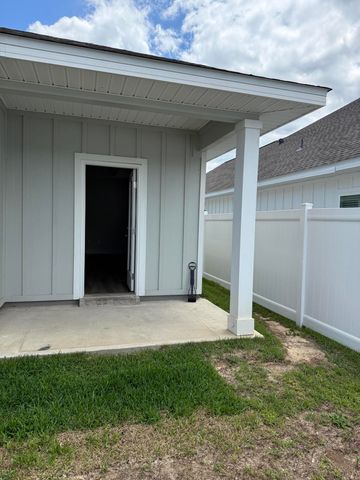 210 Lyla Lane, Crestview, FL 32539