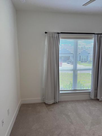 210 Lyla Lane, Crestview, FL 32539