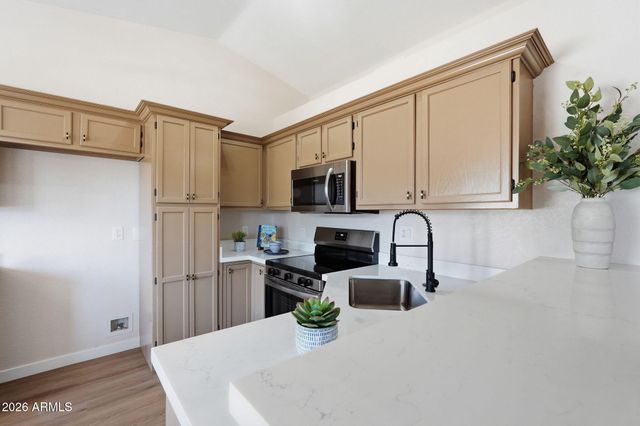1502 E ROCKWOOD Drive, Phoenix, AZ 85024